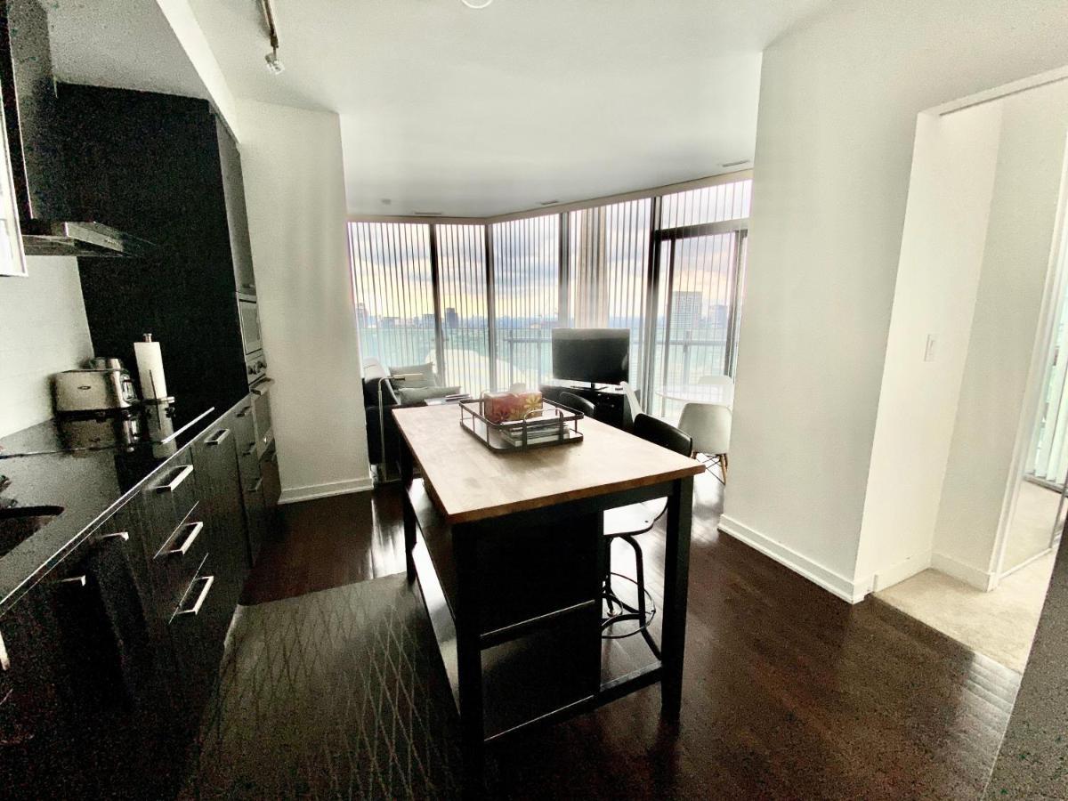 Corporate Suite Toronto Luaran gambar